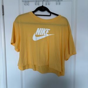 Nike Crop T-shirt - Yellow sz. XL
